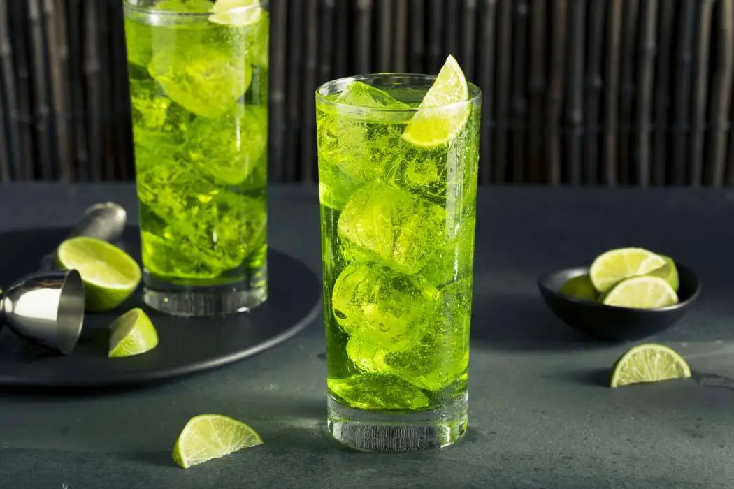 Green Tinted Cocktails NYT: The Art of Green Tinted Cocktails